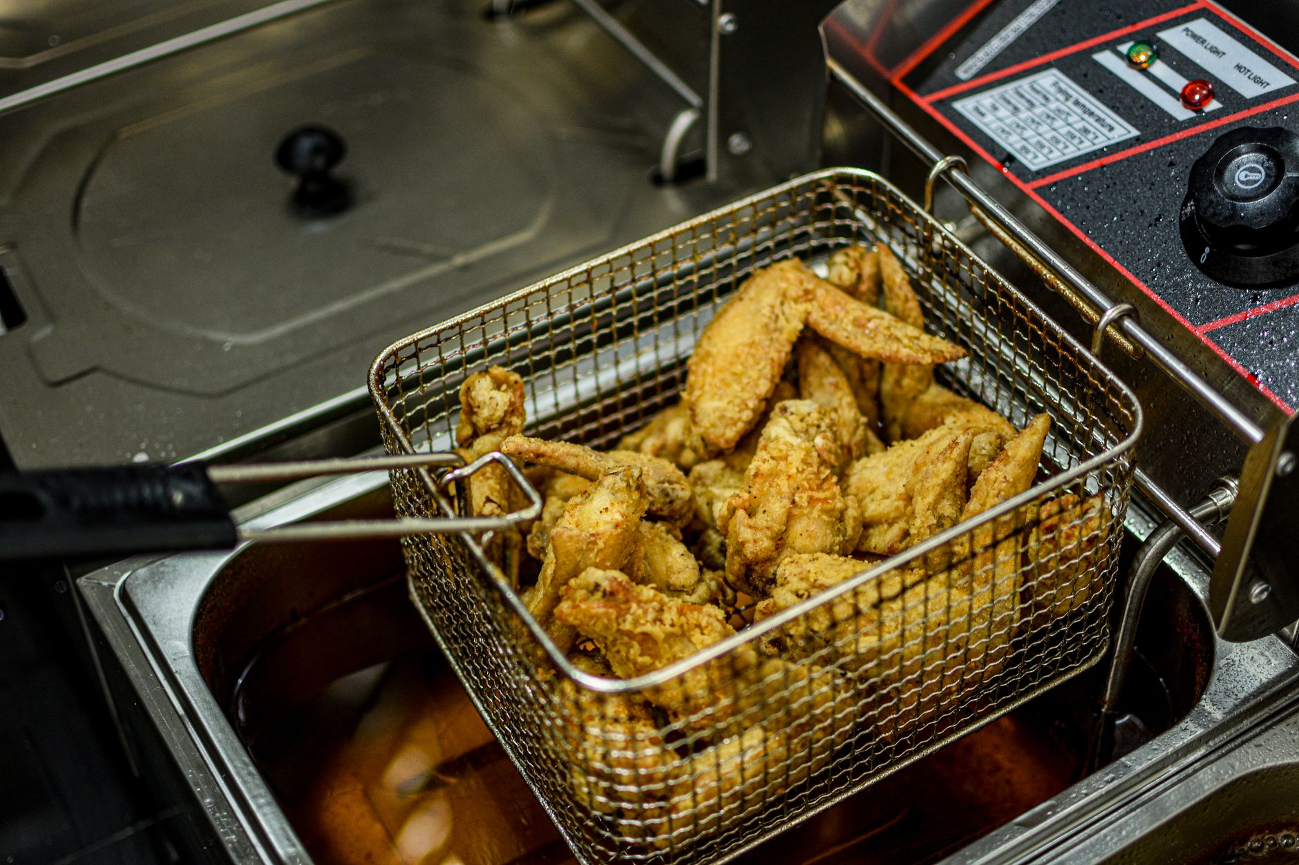 Illustration for: Air Fryer Basket Won't Close: Causes and How to Fix It