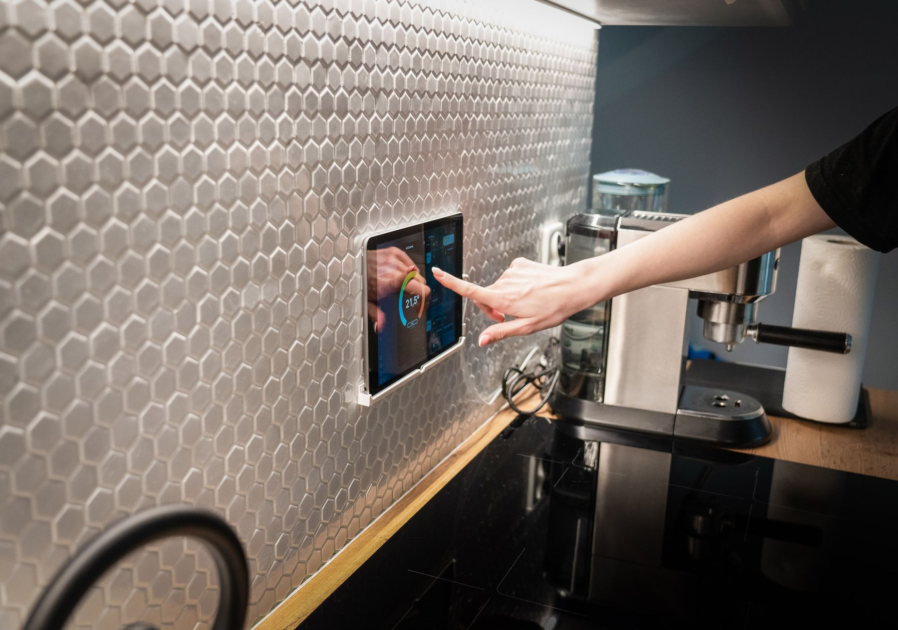 Illustration for: Air Fryer Touch Screen Not Working? Here's What to Check